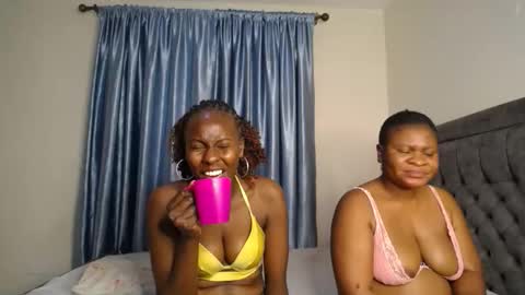 Snapshot of analeia_ chatting on 09/25/25, 01:42 Analeia online show from 09/25/25, 01:42