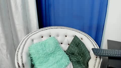 analia18  online show from 01/14/25, 11:53