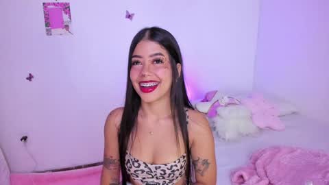 Snapshot of analia_collins chatting on 01/01/25, 10:24 Ana online show from 01/01/25, 10:24