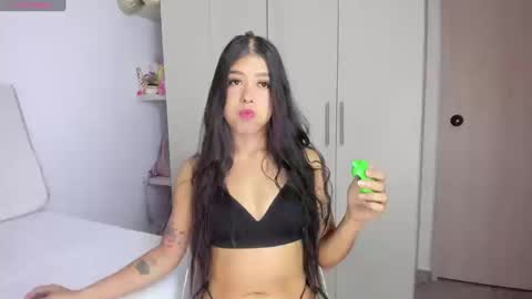 Snapshot of analia_collins chatting on 09/11/25, 11:27 Ana online show from 09/11/25, 11:27