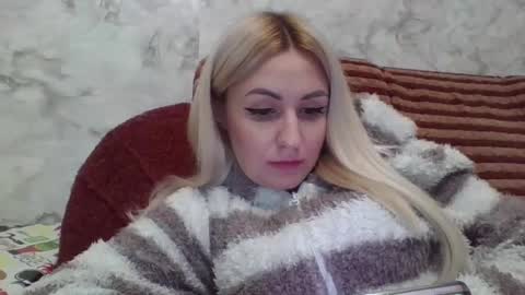 Snapshot of analqueen2024 chatting on 12/06/24, 03:00 analqueen2024 online show from 12/06/24, 03:00