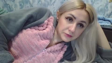 Snapshot of analqueen2024 chatting on 12/27/24, 11:21 analqueen2024 online show from 12/27/24, 11:21