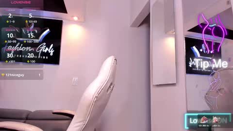 Snapshot of anaruiz1_ chatting on 10/14/25, 04:41 ana online show from 10/14/25, 04:41