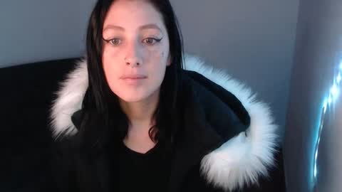 Snapshot of anasweet_69 chatting on 01/03/25, 12:43 ANA online show from 01/03/25, 12:43