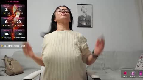 Snapshot of anayscaandy chatting on 09/25/25, 02:59 Andreea online show from 09/25/25, 02:59
