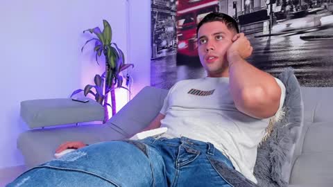 Snapshot of ander_perez chatting on 01/28/25, 02:21 ANDER online show from 01/28/25, 02:21