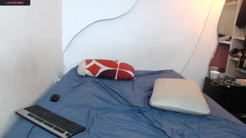 andr720413838 online show from 12/02/25, 08:15