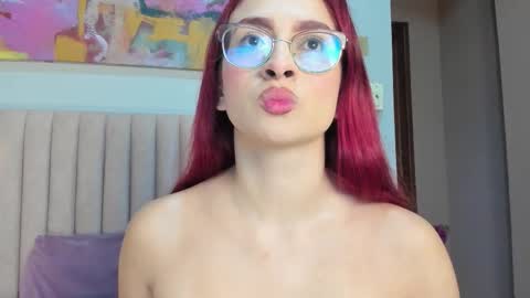 Snapshot of andracyruss chatting on 10/17/25, 11:35 Andra Cyrus online show from 10/17/25, 11:35