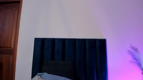 Snapshot of andracyruss chatting on 10/23/25, 11:42 Andra Cyrus online show from 10/23/25, 11:42