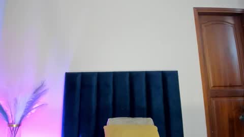 Snapshot of andracyruss chatting on 11/01/25, 12:07 Andra Cyrus online show from 11/01/25, 12:07