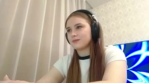Snapshot of andrasol chatting on 10/23/25, 05:01 Sofy online show from 10/23/25, 05:01