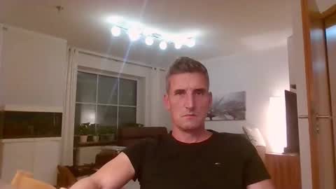 Name online show from 09/30/25, 08:25