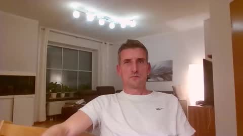 Name online show from 11/16/25, 08:36