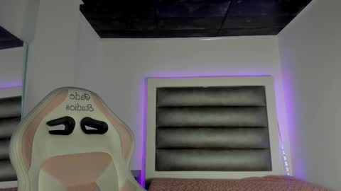 andrea_brunette_ online show from 09/18/25, 08:27