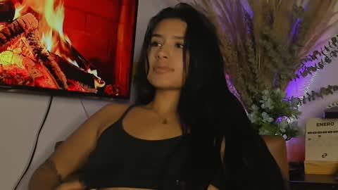 Snapshot of andrea_gomes_ chatting on 02/05/25, 06:35 andrea online show from 02/05/25, 06:35