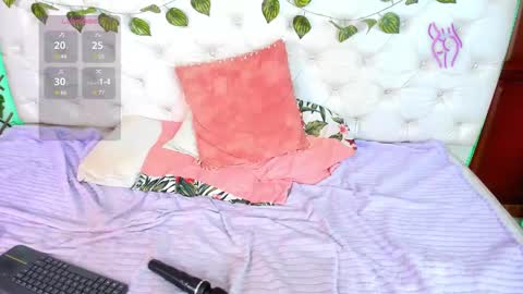 Naomi Andrea Daviss online show from 12/26/24, 02:59