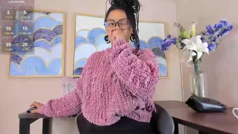 Snapshot of andreaa_zoee_ chatting on 11/11/25, 11:10 Andrea Zoelins online show from 11/11/25, 11:10