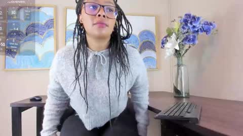 Snapshot of andreaa_zoee_ chatting on 11/24/25, 02:39 Andrea Zoelins online show from 11/24/25, 02:39