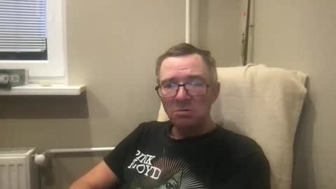 Snapshot of andreass60 chatting on 10/20/25, 04:46 andreass60 online show from 10/20/25, 04:46