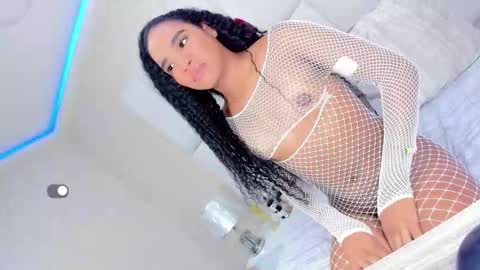 andreayano online show from 11/18/25, 07:02