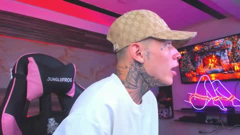 Snapshot of andrees_s chatting on 11/03/25, 01:08 andrees_s online show from 11/03/25, 01:08