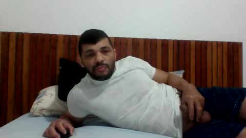 Snapshot of andreloko123 chatting on 11/25/25, 01:27 andreloko123 online show from 11/25/25, 01:27