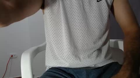 Snapshot of andres_blanco_ chatting on 10/11/25, 02:11 i am Andres online show from 10/11/25, 02:11