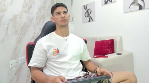 andres_stud online show from 10/06/25, 04:10