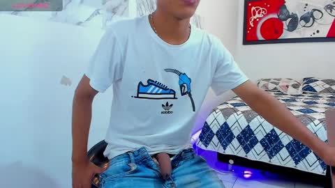 Snapshot of andressdean chatting on 12/03/24, 10:29 Andres Dean online show from 12/03/24, 10:29