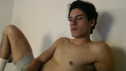 Snapshot of andrestorres0 chatting on 01/09/25, 01:29 Andres Torres online show from 01/09/25, 01:29