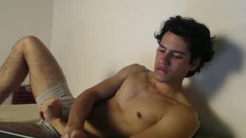 Snapshot of andrestorres0 chatting on 02/13/25, 01:40 Andres Torres online show from 02/13/25, 01:40