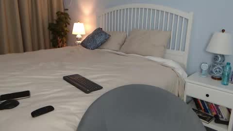 Justin Andrew online show from 11/23/25, 10:15