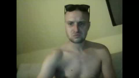 andrew3356577 online show from 10/11/25, 03:50