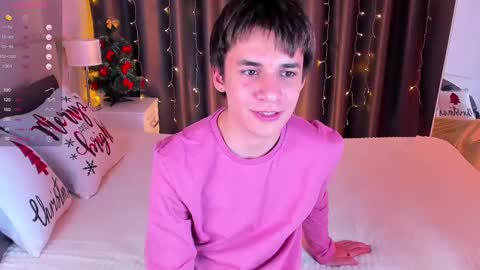 Snapshot of andrew_clar chatting on 12/16/24, 01:32 Andrew online show from 12/16/24, 01:32