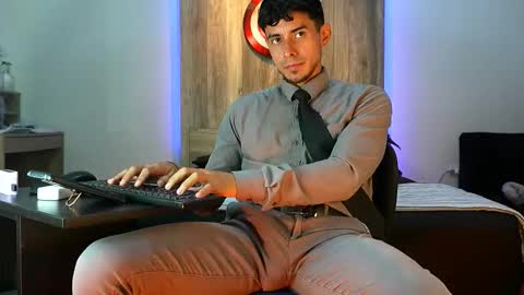 Andrew online show from 10/10/25, 02:43