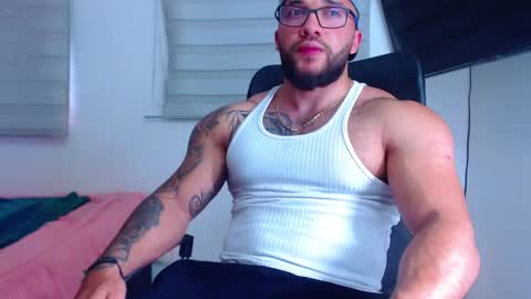 Snapshot of andrew_holden__ chatting on 01/29/25, 11:04 andrew_holden__ online show from 01/29/25, 11:04