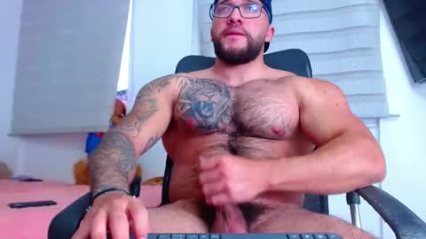 Snapshot of andrew_holden__ chatting on 02/11/25, 10:50 andrew_holden__ online show from 02/11/25, 10:50