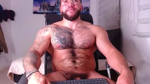 Snapshot of andrew_holden__ chatting on 10/03/25, 01:02 andrew_holden__ online show from 10/03/25, 01:02