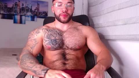 Snapshot of andrew_holden__ chatting on 10/10/25, 11:04 andrew_holden__ online show from 10/10/25, 11:04