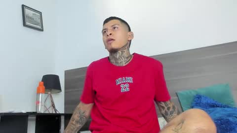 andrew_sanders69 online show from 11/08/25, 03:07