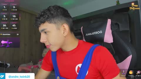 Snapshot of andrew_twink18 chatting on 10/11/25, 02:11 Andrew M. online show from 10/11/25, 02:11