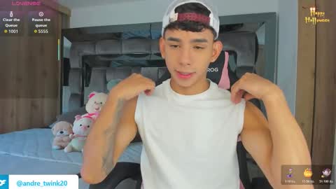 Snapshot of andrew_twink18 chatting on 10/25/25, 07:19 Andrew M. online show from 10/25/25, 07:19