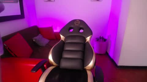 androm3da_ online show from 09/28/25, 12:27