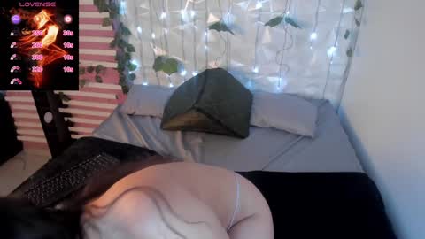 Snapshot of andromeda_blue__ chatting on 12/18/24, 07:41 online show from 12/18/24, 07:41