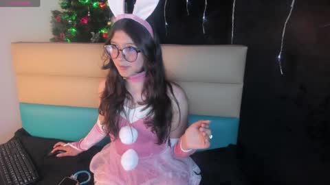 Snapshot of andromeda_blue__ chatting on 12/23/24, 07:30 online show from 12/23/24, 07:30
