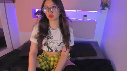 Snapshot of andromeda_blue__ chatting on 02/21/25, 07:32 online show from 02/21/25, 07:32
