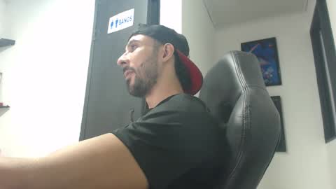 Snapshot of andruwang chatting on 12/06/24, 03:52 Andru online show from 12/06/24, 03:52