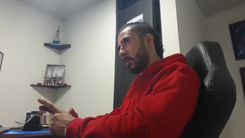 Snapshot of andruwang chatting on 12/27/24, 06:35 Andru online show from 12/27/24, 06:35