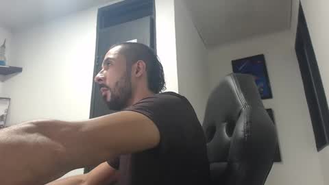 Snapshot of andruwang chatting on 01/03/25, 05:39 Andru online show from 01/03/25, 05:39