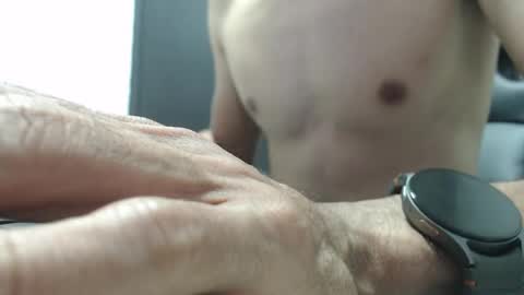 Snapshot of andruwang chatting on 10/17/25, 06:21 Andru online show from 10/17/25, 06:21